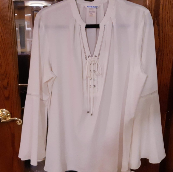 Peter Nygard Tops - White Tie-up Top - NWT👌